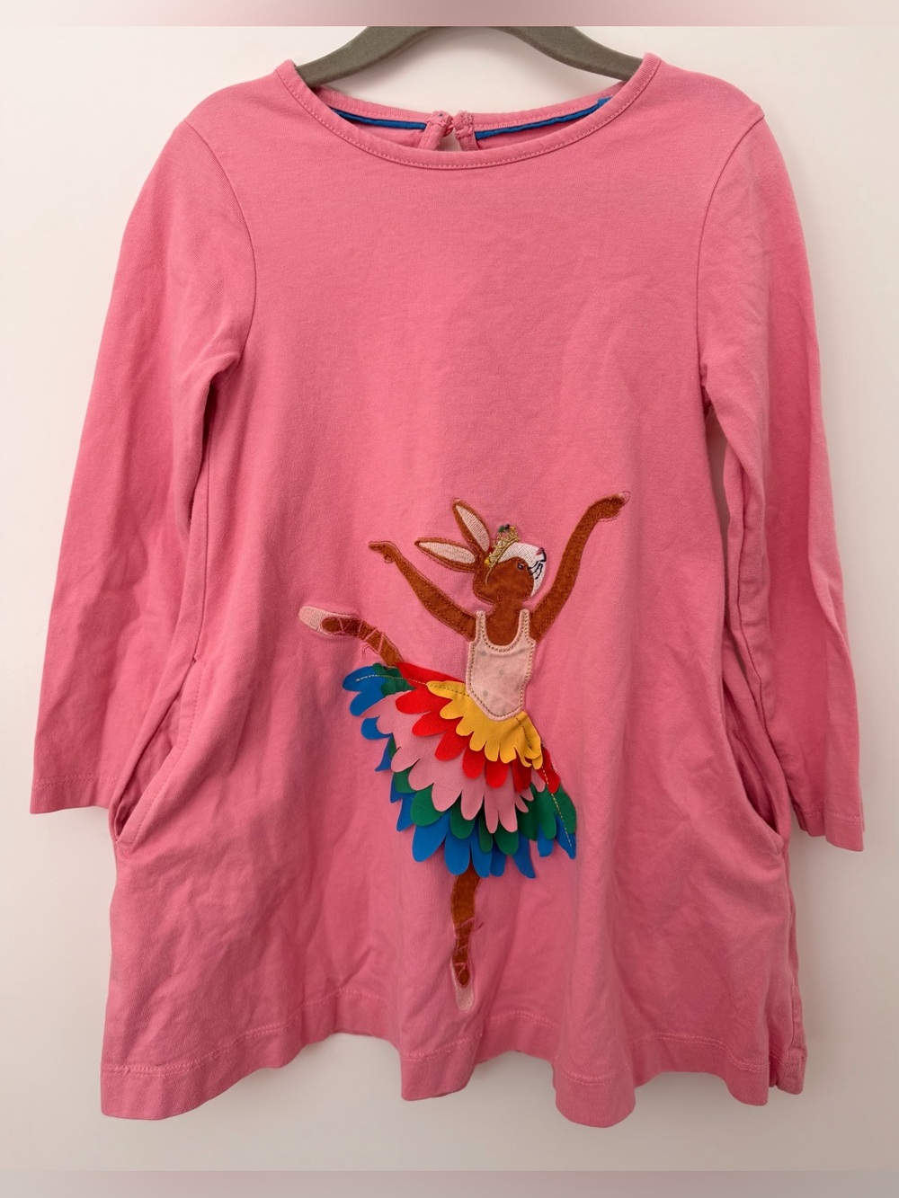 Mini Boden girls 4-5 pink dress with ballerina bunny appliqué, 100% cotton.